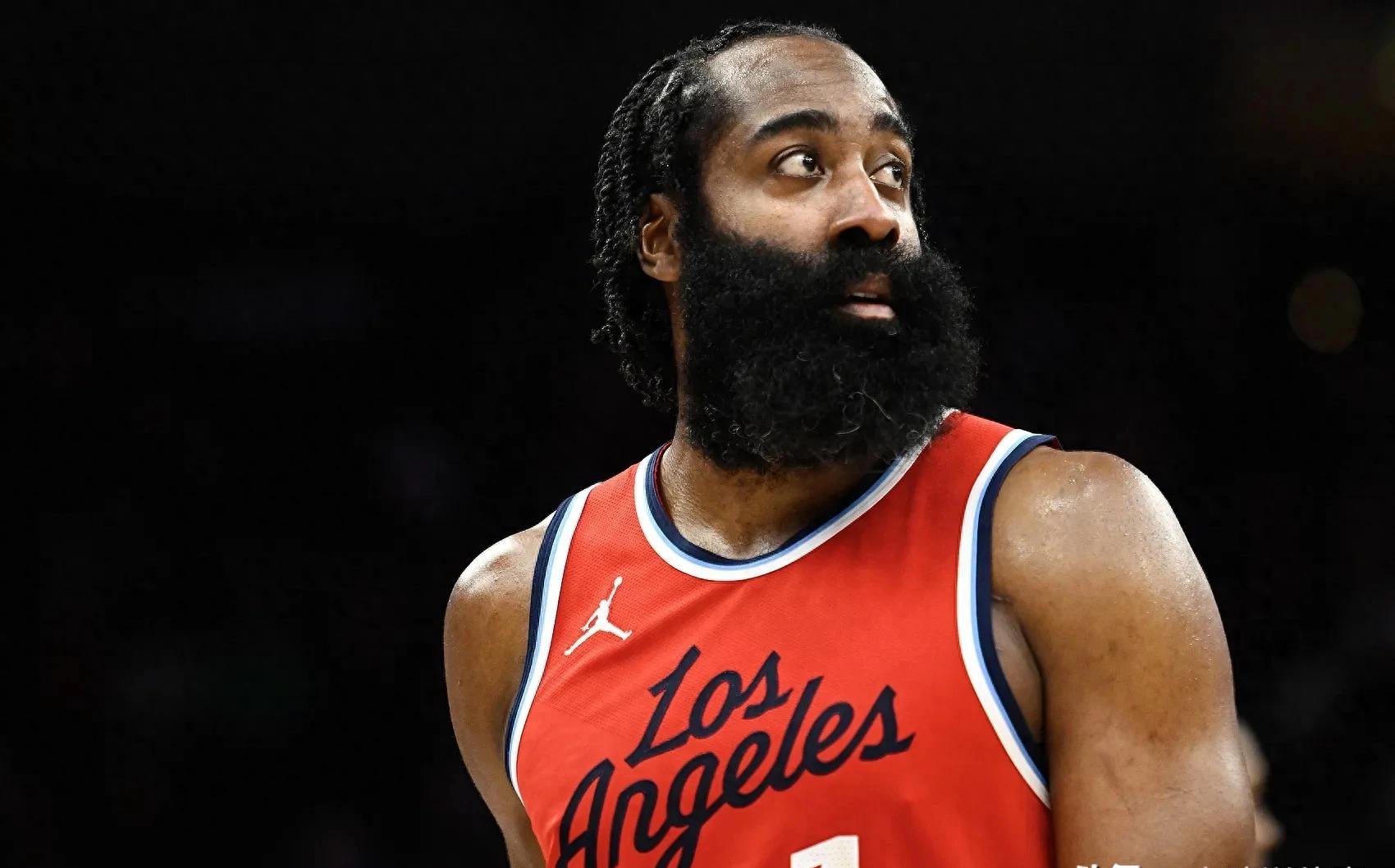 包含今晨NBA季后赛焦点战；新奥尔良鹈鹕完成体检；气氛紧张；球队文化再被提及的词条