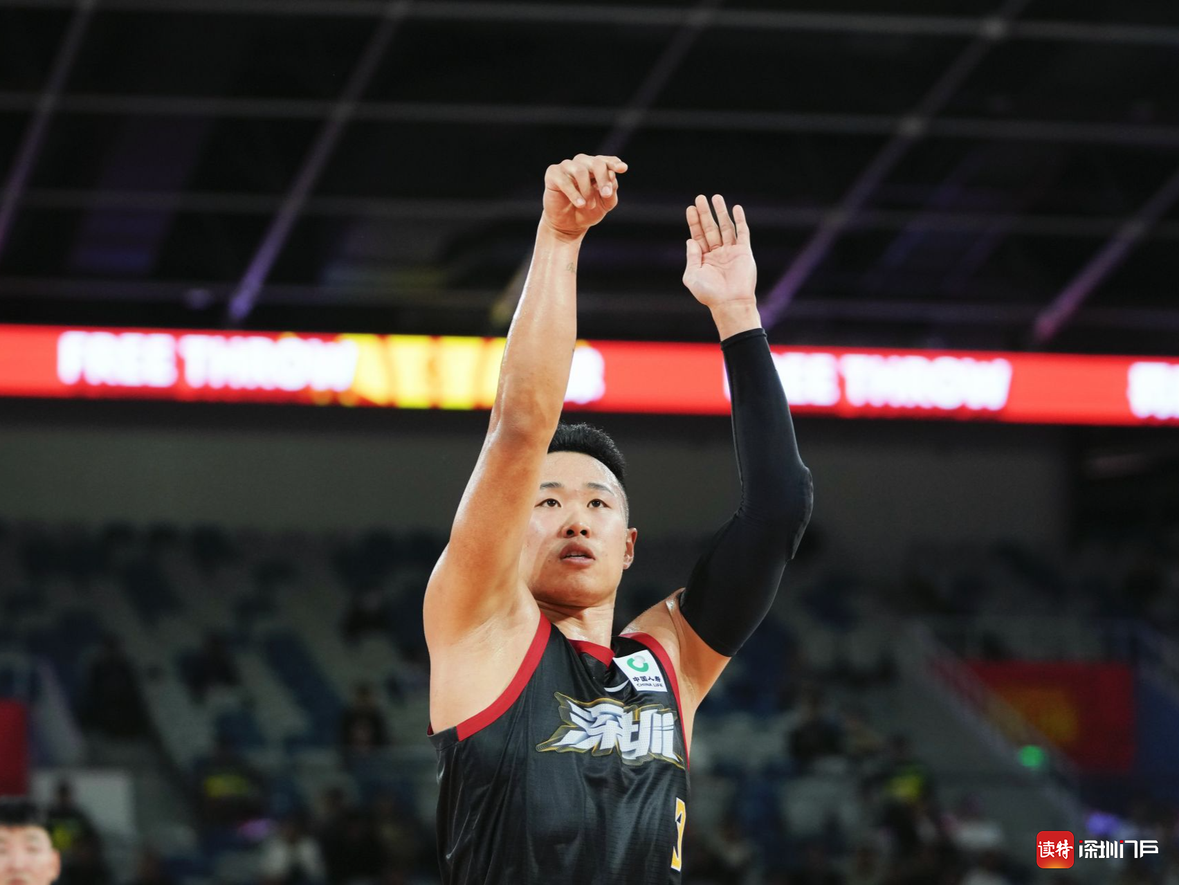 天博体育关于埃因霍温主帅复盘深圳男篮围绕NBA季后赛状态回暖，媒体一致点评：新疆广汇围绕社区盾篮板制胜的信息